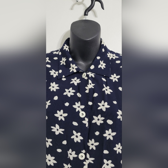 💲1️⃣ Vintage Sport Collection Blue / White Floral Button-down Blouse Sz Small - Picture 3 of 9